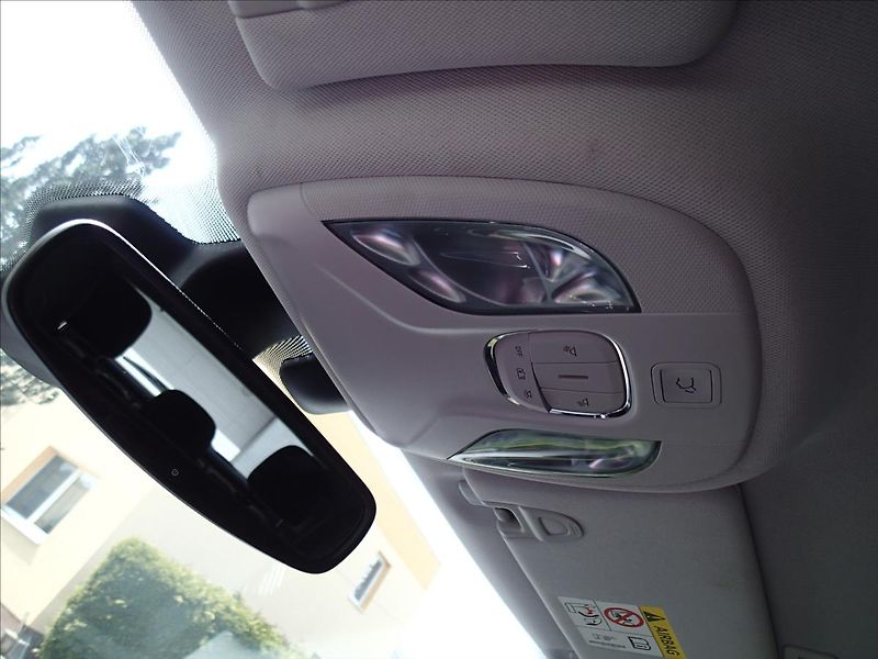 Jeep Compass 2,0 103 KW,Longitude 4WD,2.Maj - fotka 30 z 51