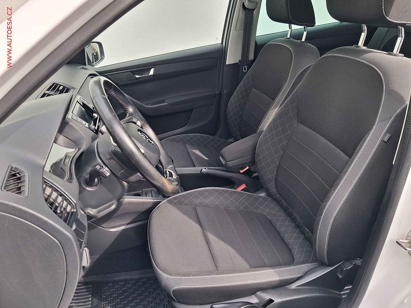Škoda Fabia (2022) 1.0 TSi, 2.maj,ČR, Ambition - fotka 9 z 17