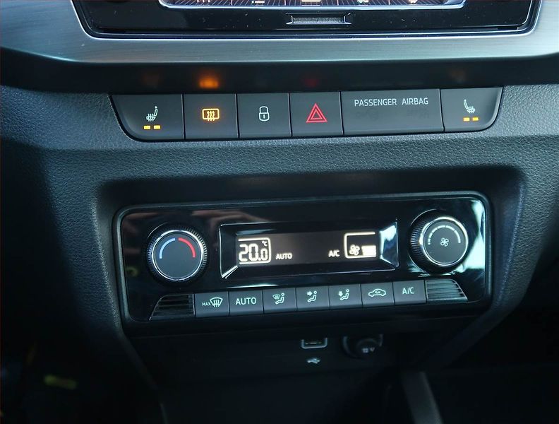 Škoda Fabia (2020) Style Plus 1.0 TSI, Serv.kniha - fotka 18 z 22