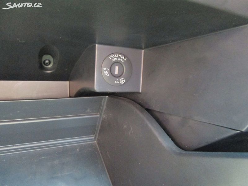 Nissan Qashqai 1,6DCI-96KW-AUTOMAT - fotka 25 z 28