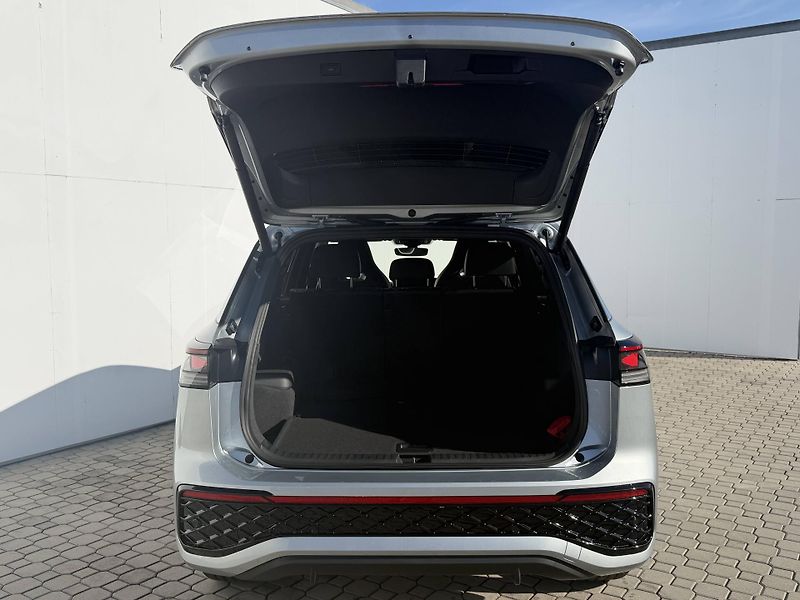 Volkswagen Tayron (2026) R-Line People 7DSG 4 2,0TSi - fotka 4 z 7