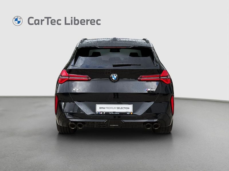 BMW X3 M50 xDrive - fotka 18 z 21