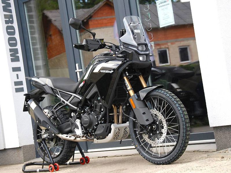 CFMOTO 450 MT-R (2026) 450MT-R V2 BLACK - fotka 2 z 25