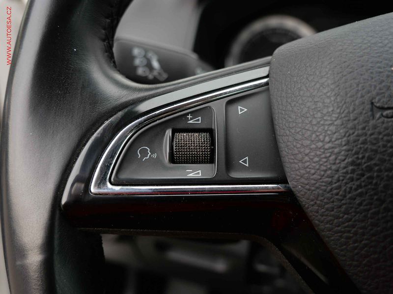 Škoda Karoq (2020) 2.0 TDi, ČR, Style, LED, navi - fotka 12 z 26