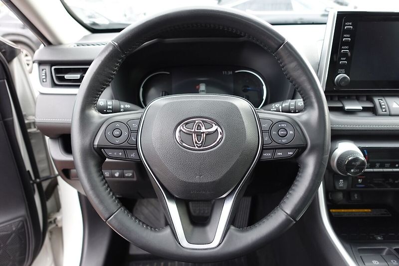 Toyota RAV4 2,5 HEV Executive Skyview  4x4 - fotka 20 z 36