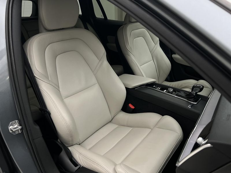 Volvo V60 D4 MOMENTUM AUT - fotka 17 z 46