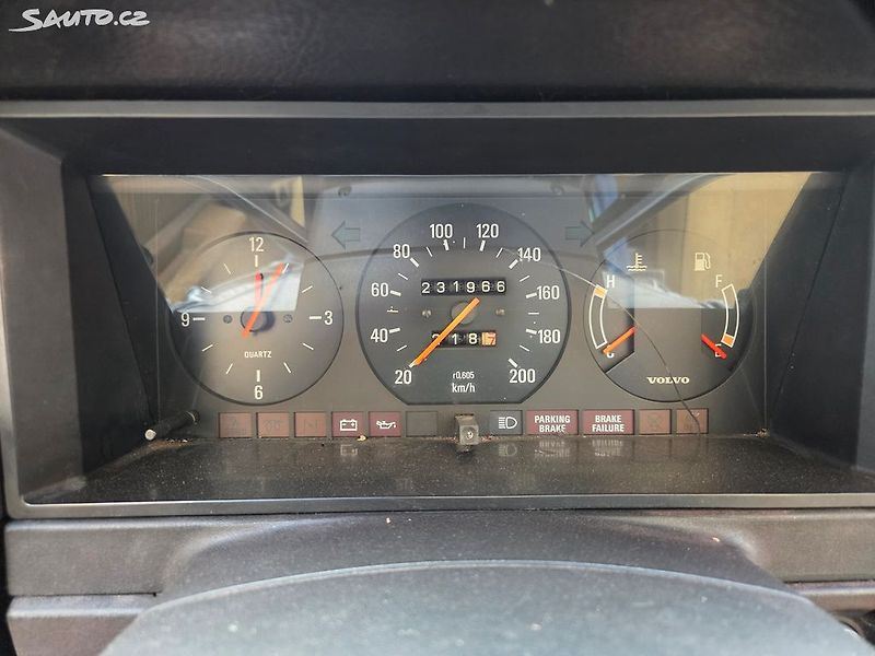 Volvo 240 (1979) 2.4 D6 Top Karoserie a lak - fotka 24 z 31