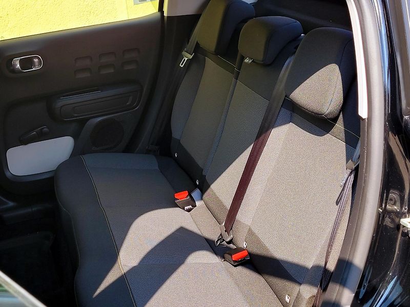 Citroën C3 1,2 110k Feel *SERV.KNIHA*   - fotka 18 z 44