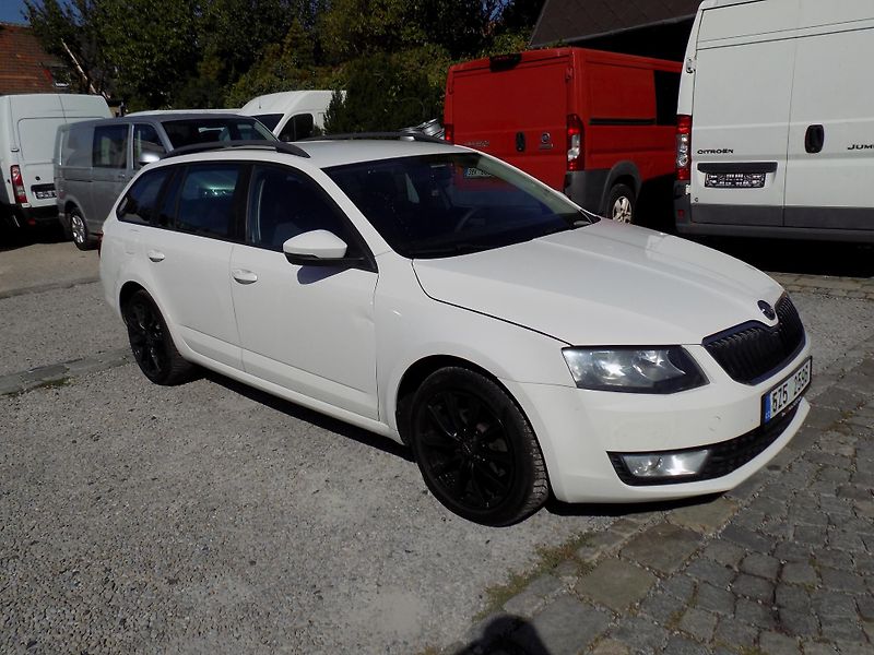 Škoda Octavia 1,6 TDI 81 KW NOVÉ ROZVODY!!! - fotka 5 z 38