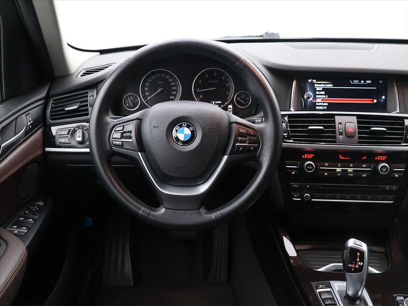 BMW X3 2,0 xDrive20i 135kW X-line DPH - fotka 25 z 32
