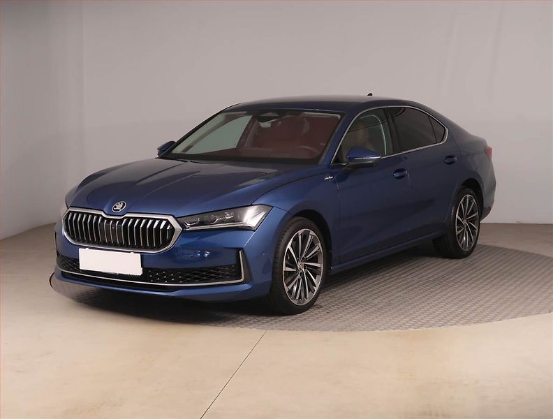Škoda Superb (2024) 2.0 TSI - fotka 2 z 22