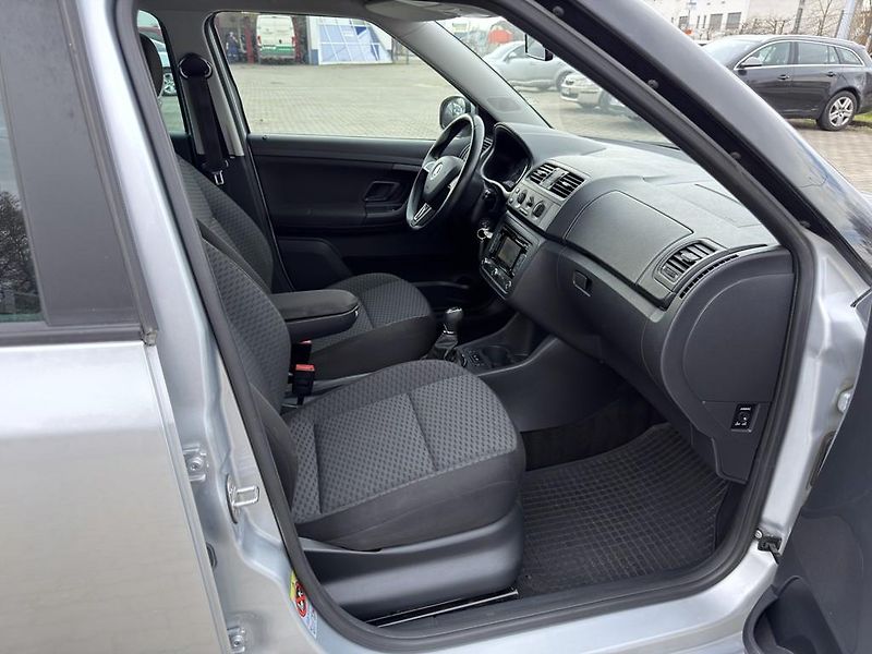Škoda Fabia 1.2 TSI 63 kW navigace - fotka 12 z 19
