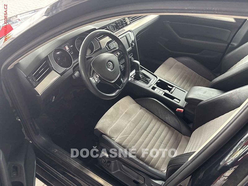 Volkswagen Passat (2016) 2.0TDi, AT, navi, LED - fotka 3 z 3
