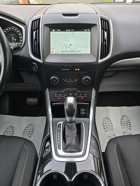Ford S-MAX TITANIUM 2.0 132kW LED + NAVI - fotka 12 z 42