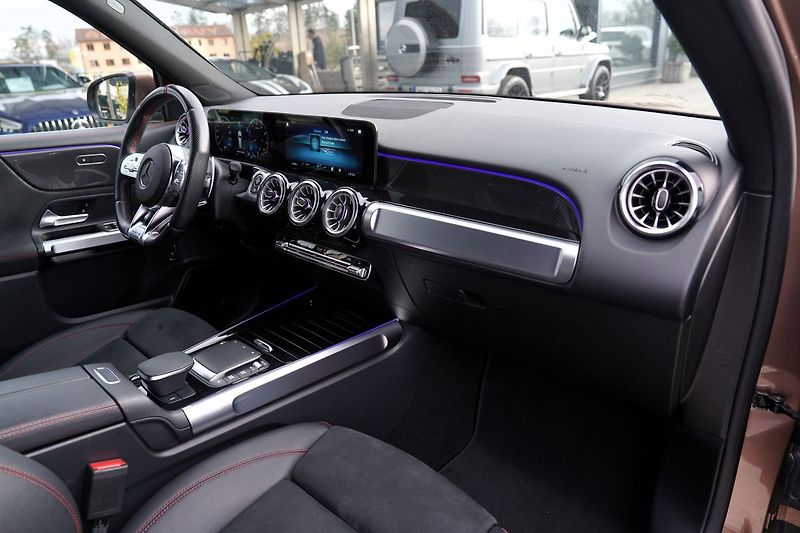 Mercedes-Benz GLB 35 AMG 4Matic/310 PS/ČR - fotka 26 z 44