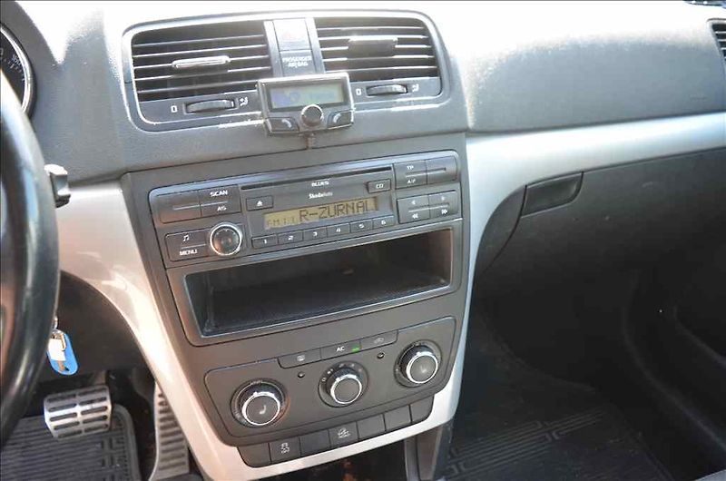 Škoda Yeti (2010) 2,0 TDI - fotka 21 z 29