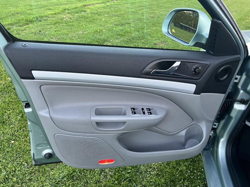Škoda Octavia 1.6TDI 77KW,DIGIKLIMA,WEBASTO - fotka 12 z 45