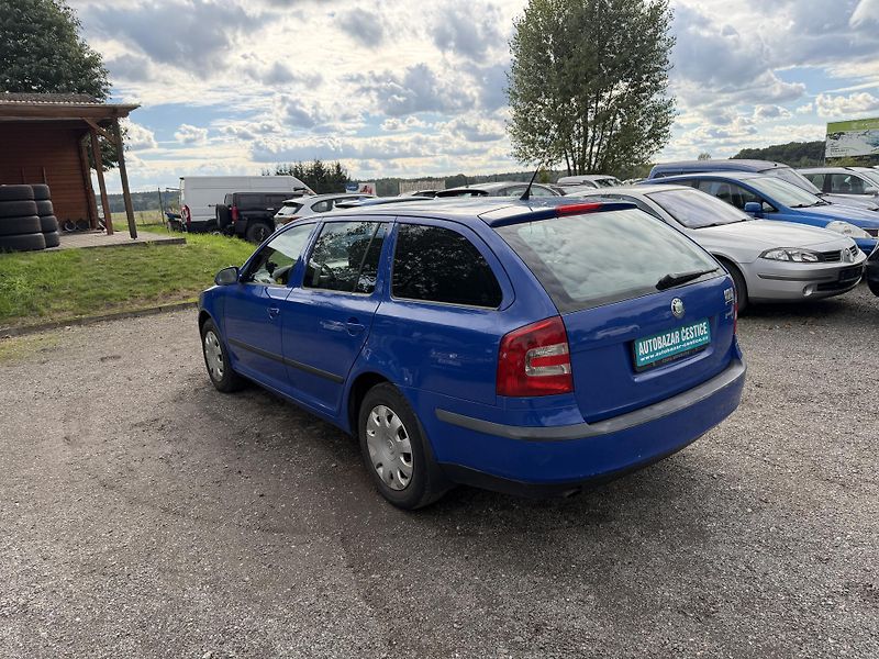 Škoda Octavia 1.6i - fotka 8 z 20