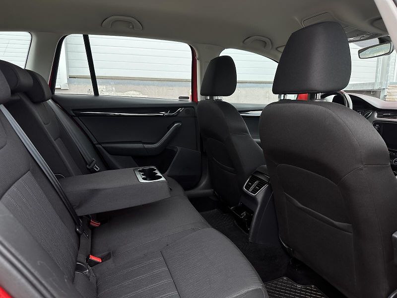Škoda Octavia Combi 1.0TSi DSG Smartlink 2Z. - fotka 34 z 38