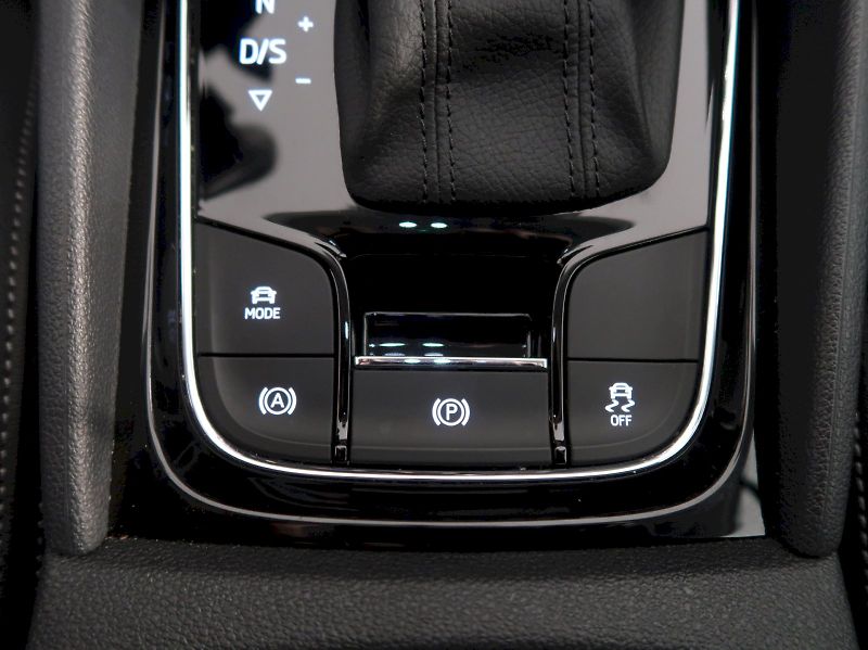 Škoda Karoq (2022) STYLE PLUS 2.0TDI 85KW DSG - fotka 30 z 37