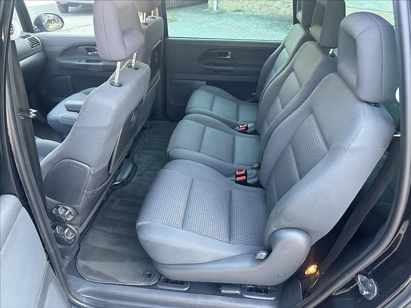 Volkswagen Sharan 1,9 TDI NOVÉ ROZVODY 7.MÍST - fotka 13 z 28