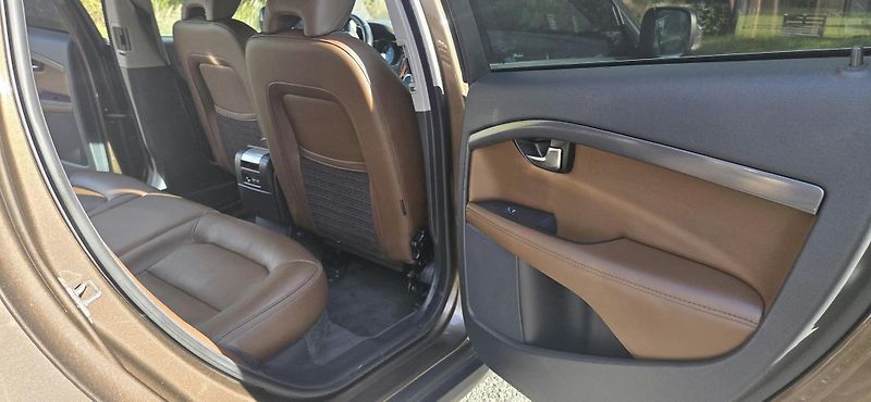 Volvo XC70 (2015)  158 kw D5 - fotka 10 z 21