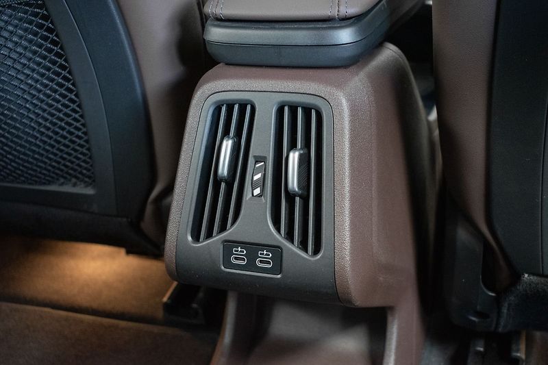 BMW iX1 xDrive30 ///M*ZÁRUKA*TAŽNÉ*ČR - fotka 14 z 47