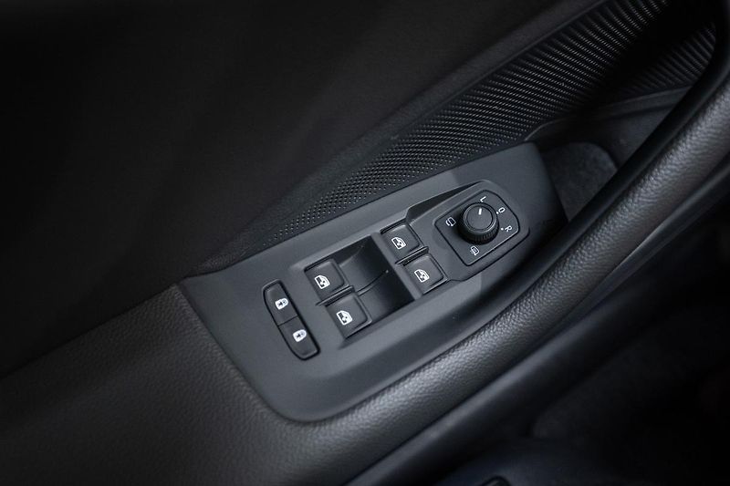 Škoda Superb 2.0 TDI 110 kW L&K - fotka 27 z 43
