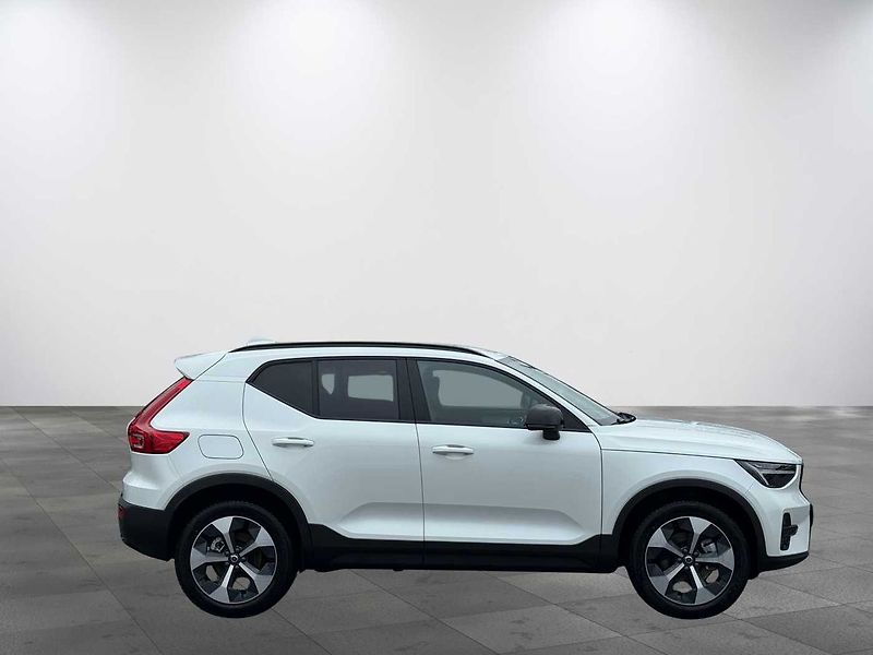 Volvo XC40 (2026) B3 FWD PLUS DARK,HARMAN KARDON - fotka 6 z 19
