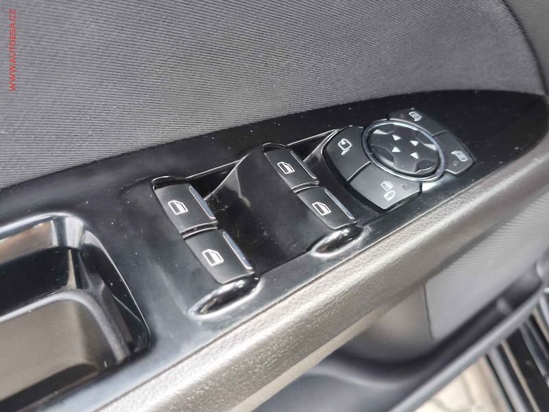 Ford Mondeo (2016) 2.0TDCi 4x4, 2.maj,ČR, AT - fotka 13 z 18