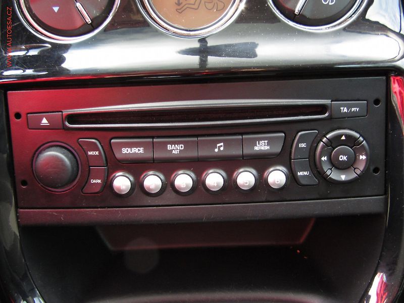 Citroën C3 (2011) 1.6 HDi, ČR, Exclusive - fotka 15 z 16