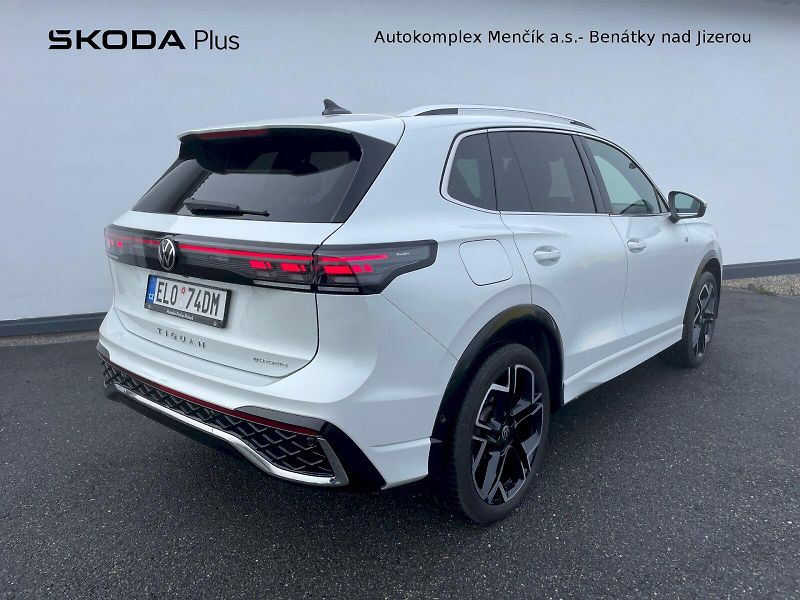 Volkswagen Tiguan (2025) R-LINE 1,5 TSI 130 KW EHYBRID - fotka 2 z 55