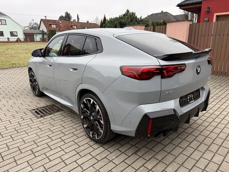 BMW X2 M135i xdrive  - fotka 7 z 16
