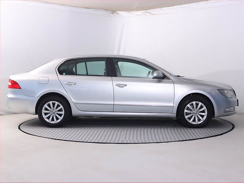 Škoda Superb (2012) 2.0 TDI, Serv.kniha, Tempomat - fotka 6 z 17