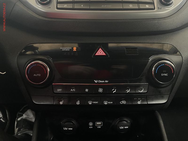 Hyundai Tucson (2016) 1.6 T-GDi, AC, kamera - fotka 15 z 17
