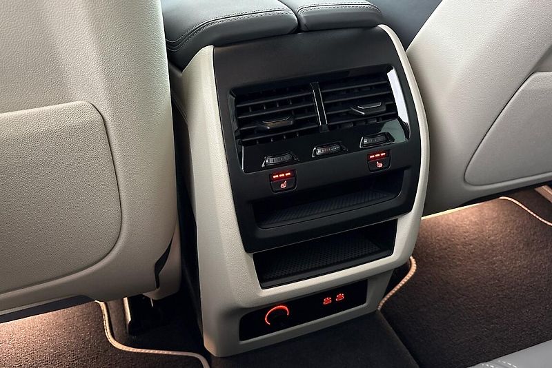 BMW X5 xDrive30d - fotka 27 z 28