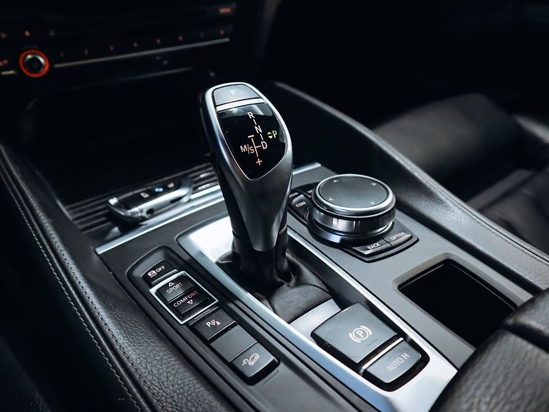 BMW X6 40d xDrive 230kW M-Sport - fotka 11 z 27