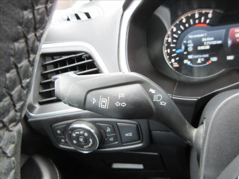 Ford S-MAX 2,0 TDCi 132Kw, 4x4, 7míst, No - fotka 22 z 34