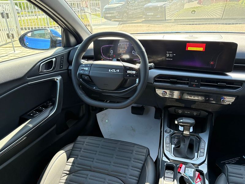 Kia Ceed (2026) 1,6 T-GDi GPF 7DCT TOP 110 KW - fotka 12 z 12