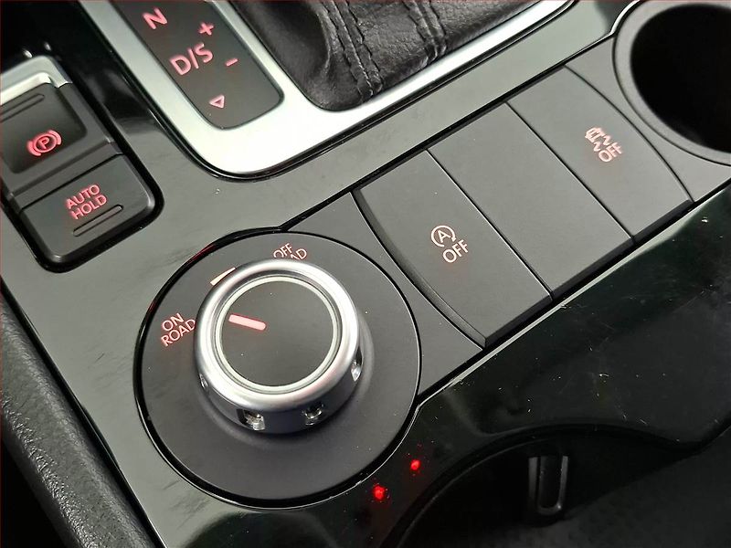 Volkswagen Touareg (2012) 3.0 TDI, 4X4, Automat - fotka 17 z 21