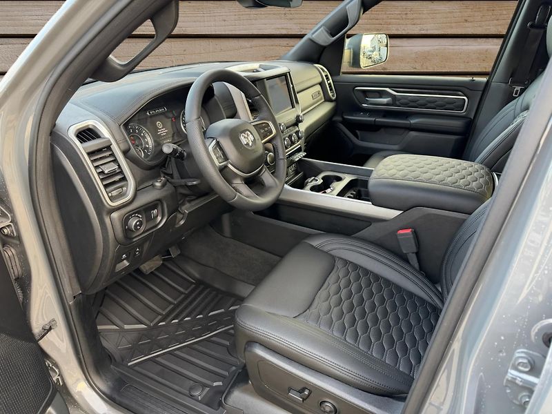 Dodge RAM (2020) +TRX PAKET+DESTROYER GREY+ - fotka 17 z 24