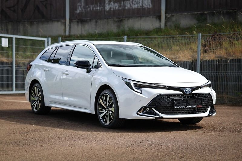 Toyota Corolla TS 1.8. Hybrid Style skladem - fotografie inzerátu