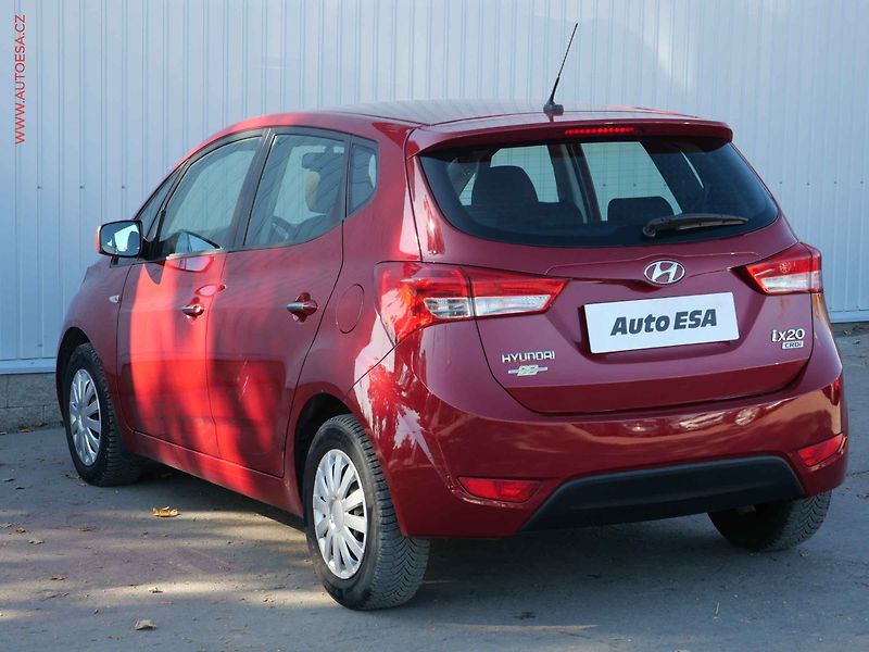 Hyundai ix20 (2012) 1.4CRDi, Klima - fotka 6 z 14