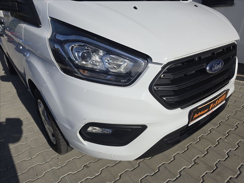 Ford Transit Custom 2,0 TDCi 96KW L2H1 - fotka 31 z 38