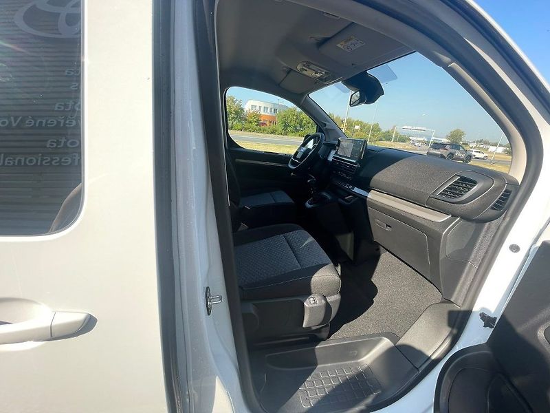 Toyota ProAce Verso 2.2D 150HP M/T L2 Family - fotka 28 z 31