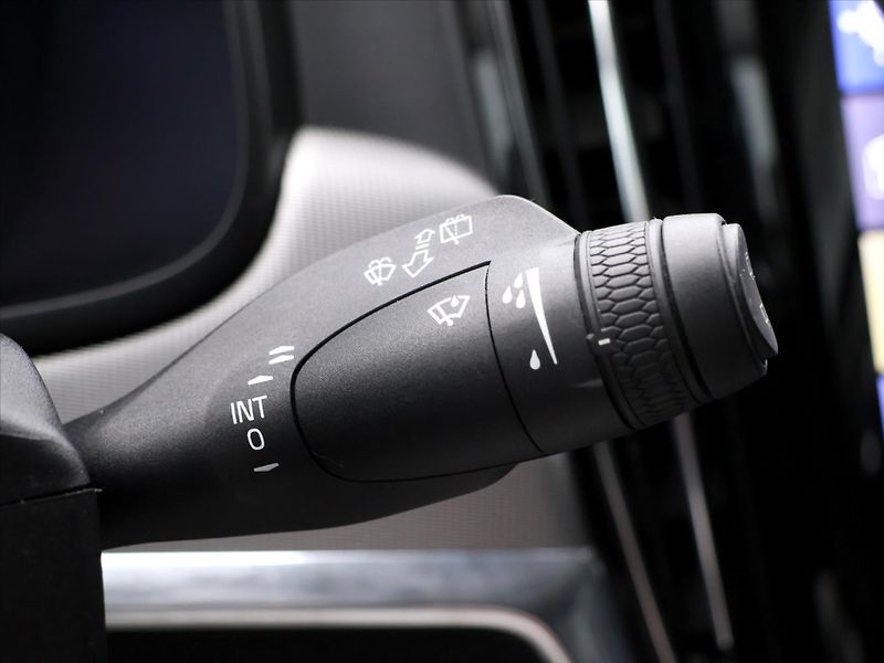 Volvo V90 2,0 D3 Drive-E Momentum Auto - fotka 22 z 38