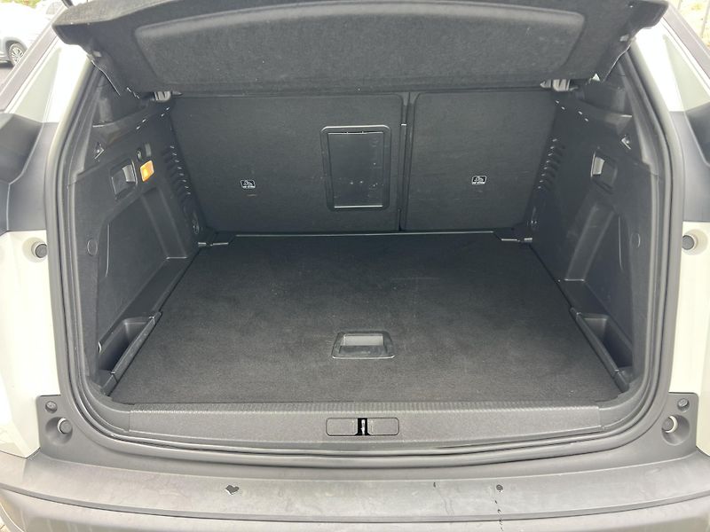 Peugeot 3008 (2022) 1.5 HDI 130 KAMERA ČR NOVÉ - fotka 17 z 18