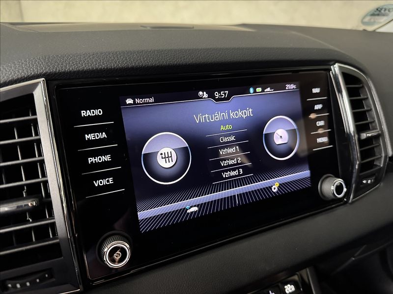 Škoda Karoq 1,5 TSi  DSG Style LED Kamera - fotka 26 z 46