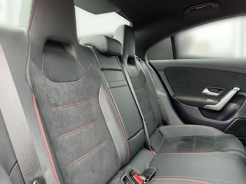 Mercedes-Benz CLA Třída 180 d kupé AMG - fotka 17 z 18