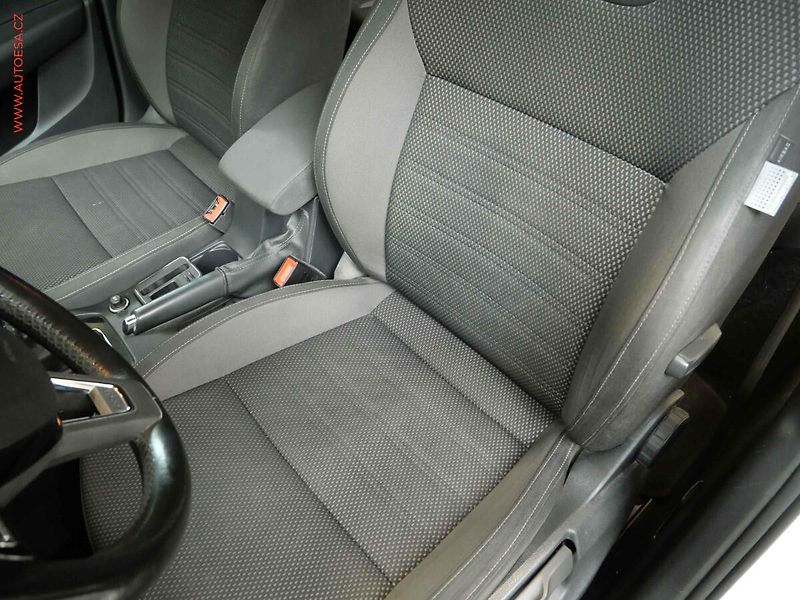 Škoda Octavia (2017) 2.0TDi 4x4, ČR, Scout, DSG - fotka 9 z 21